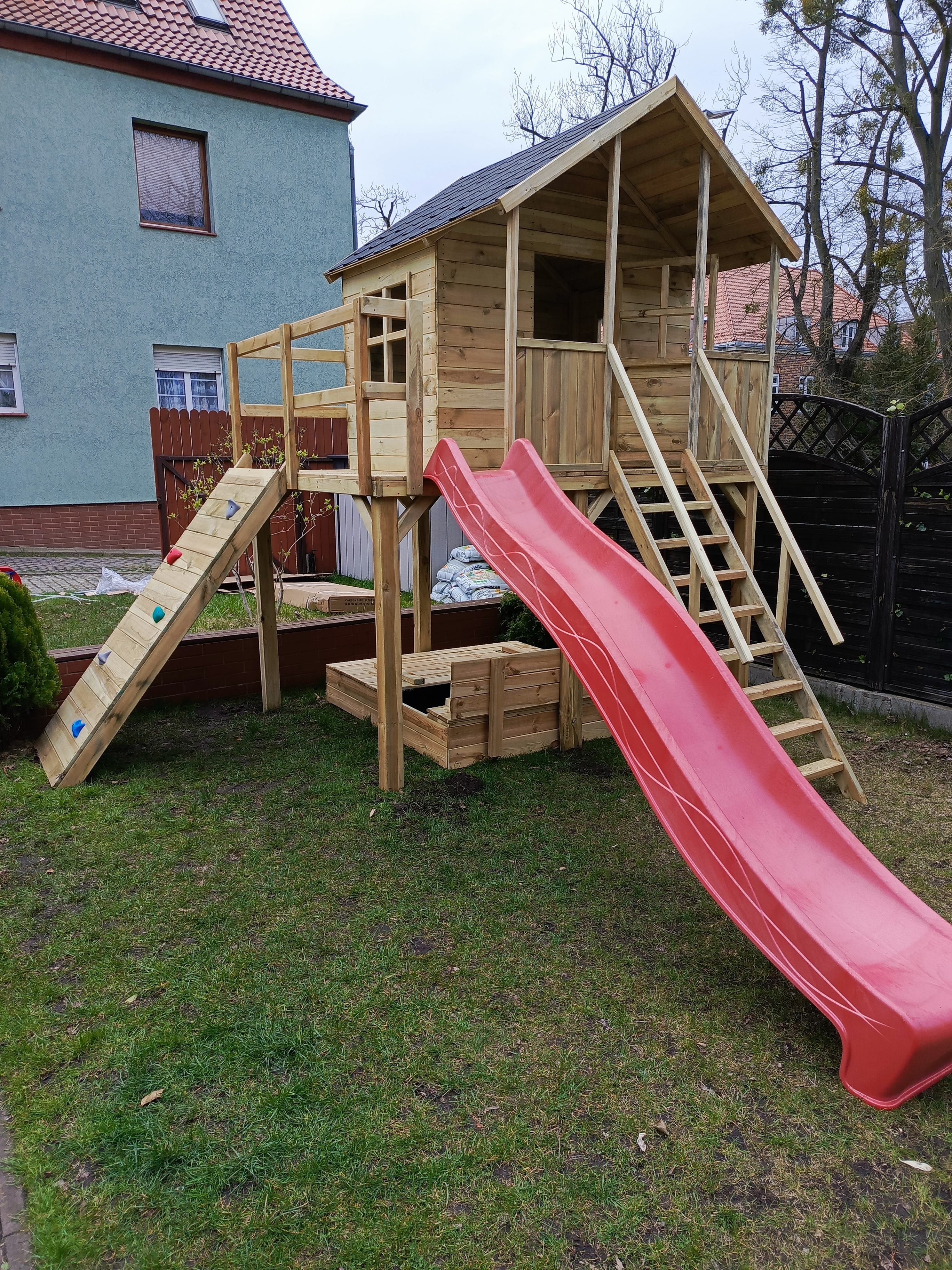Domek do zabawy Marika slizg 2,5m, wspinaczka, piaskownica 
